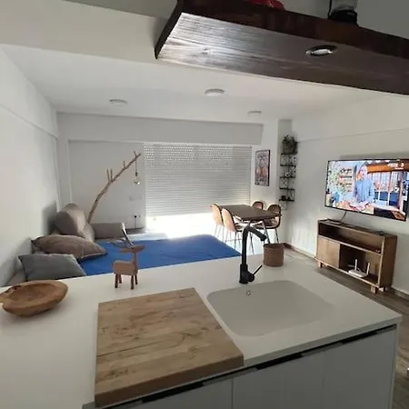 Apartment With Sea Views 50m From The Calonge (Catalonia)